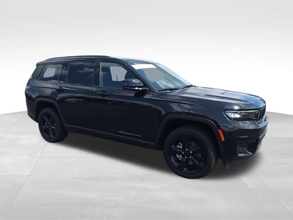 Used 2023 Jeep Grand Cherokee L Laredo AWD/4WD image 3