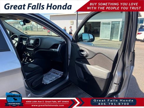 Used 2014 Jeep Cherokee Sport image 28