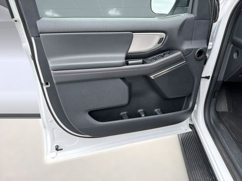 Certified 2025 Ford Expedition Active AWD/4WD image 18