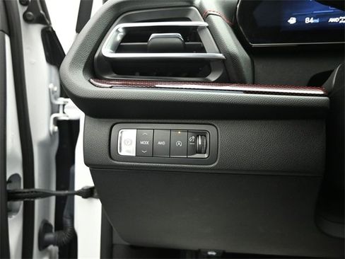 Used 2024 Chevrolet Traverse RS w/ LPO, Floor Liner Package image 19