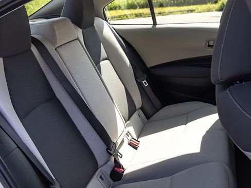 Used 2023 Toyota Corolla LE image 23