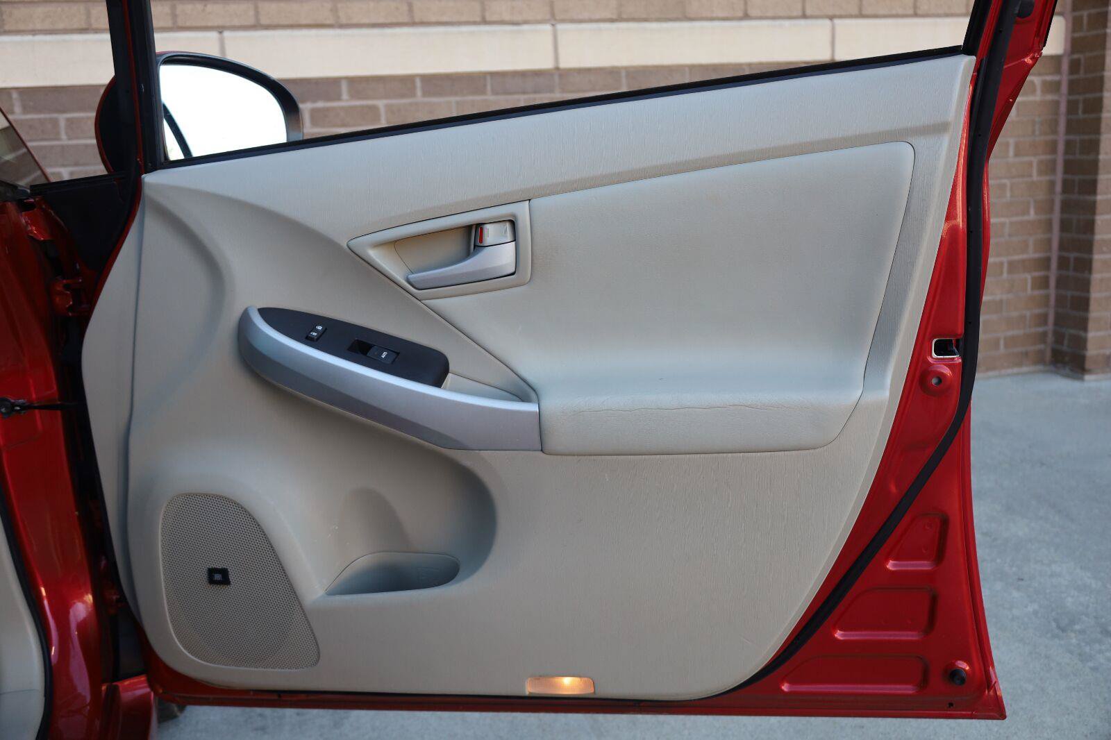 Used 2010 Toyota Prius Four w/ Solar Roof Pkg FWD image 22