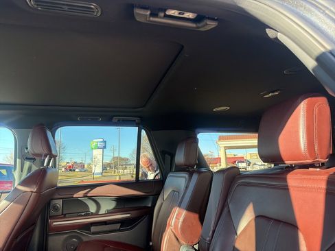 Used 2024 Ford Expedition Max Limited image 19
