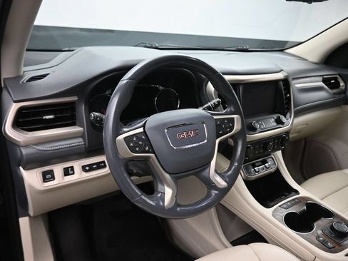 Used 2021 GMC Acadia Denali w/ Denali Ultimate Package AWD/4WD image 15