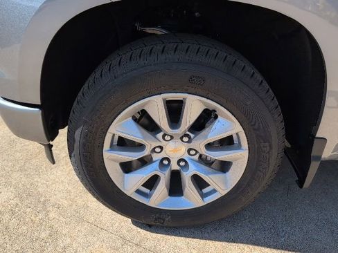 Used 2026 Chevrolet Silverado 1500 Custom image 3