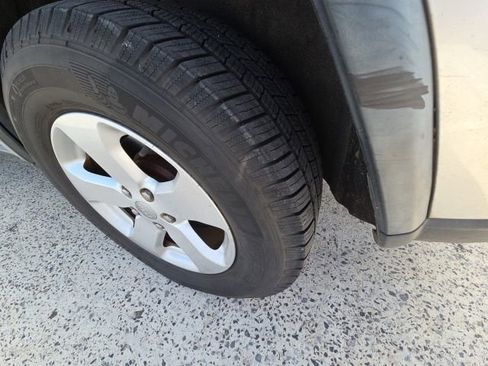 Used 2011 Jeep Grand Cherokee Laredo RWD image 28