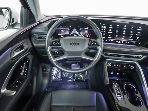 Certified 2025 Audi Q5 Premium w/ Convenience Package image 15