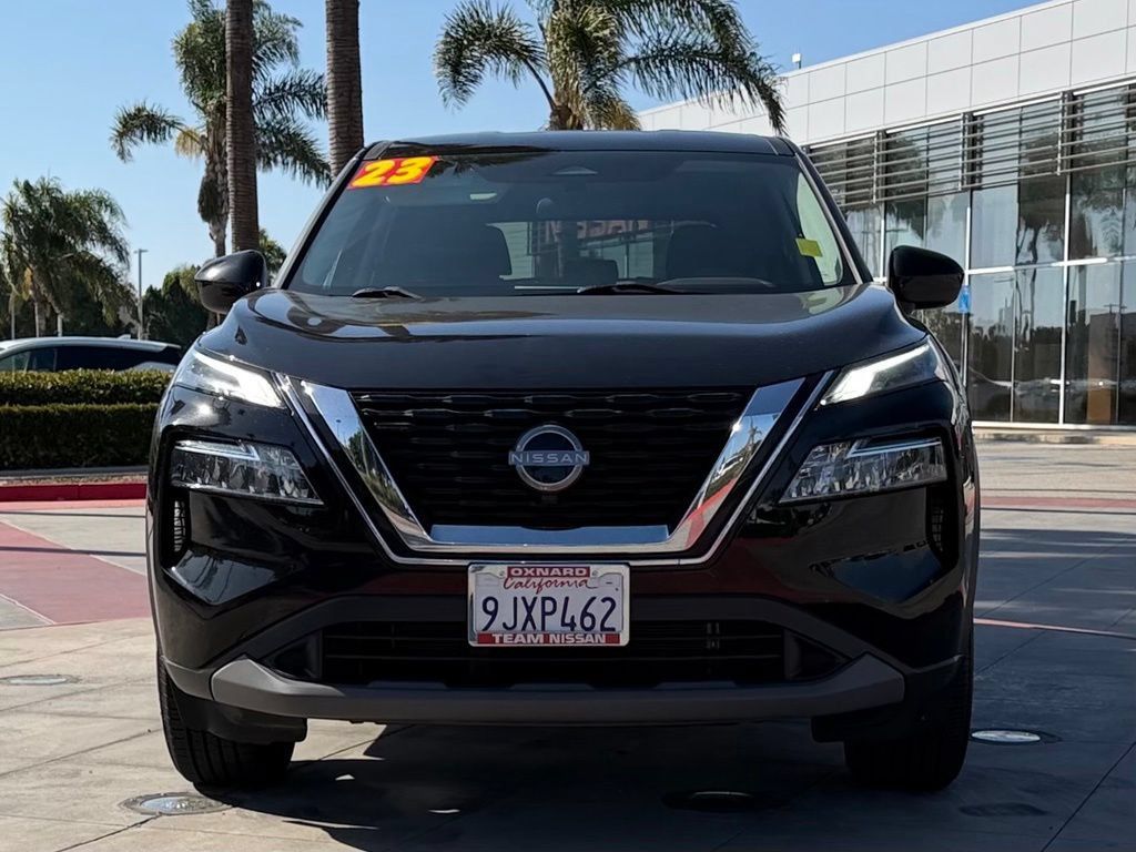 Certified 2023 Nissan Rogue SV FWD image 3