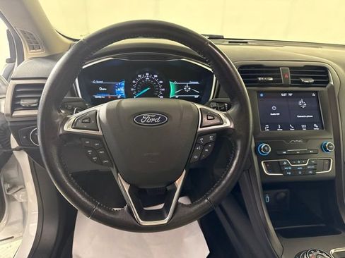 Used 2019 Ford Fusion SE w/ Equipment Group 151A FWD image 17