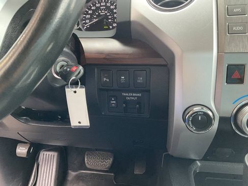 Used 2018 Toyota Tundra Limited w/ Limited Premium Package AWD/4WD image 23