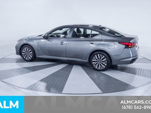 Used 2025 Nissan Altima 2.5 SV FWD image 5