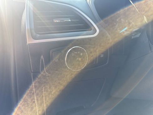 Used 2023 Ford Edge SEL image 16