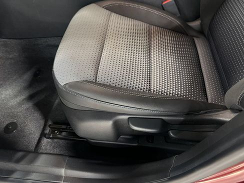 Used 2024 Chevrolet Trax LT FWD image 18