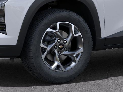 New 2025 Chevrolet Trax LT w/ Driver Confidence Package image 9
