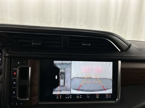 Used 2023 GMC Yukon Denali Ultimate AWD/4WD image 17