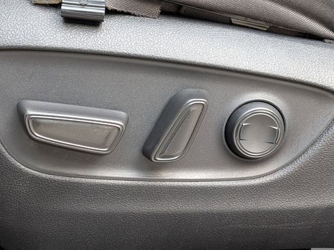 Used 2024 Toyota RAV4 XLE image 18