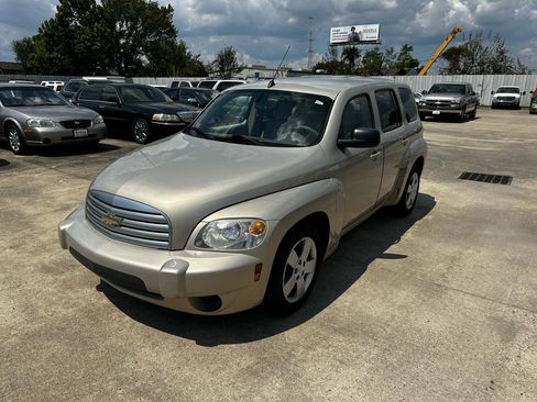 Used 2009 Chevrolet HHR LS image 2