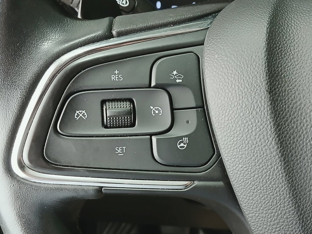 Certified 2022 Buick Envision Essence w/ Sport Touring Package FWD image 31