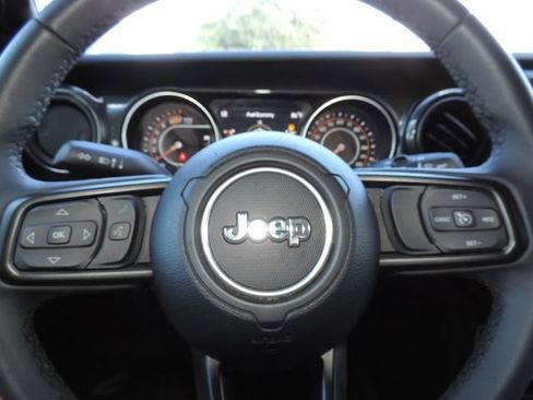 Used 2023 Jeep Wrangler Unlimited Sport AWD/4WD image 25