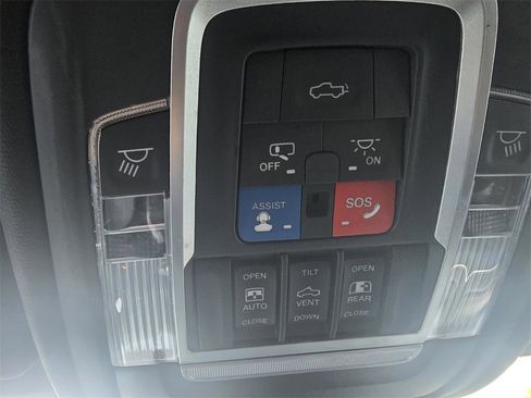 Used 2020 RAM 3500 Limited image 31