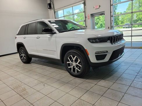 New 2025 Jeep Grand Cherokee Limited image 2