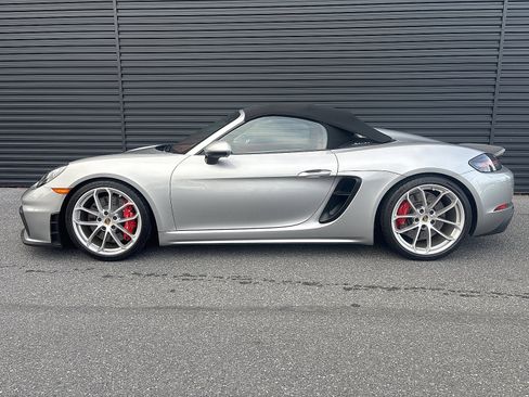 Certified 2021 Porsche 718 Boxster Spyder image 2
