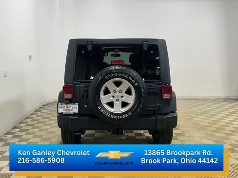 Used 2018 Jeep Wrangler Unlimited Sport S AWD/4WD image 5