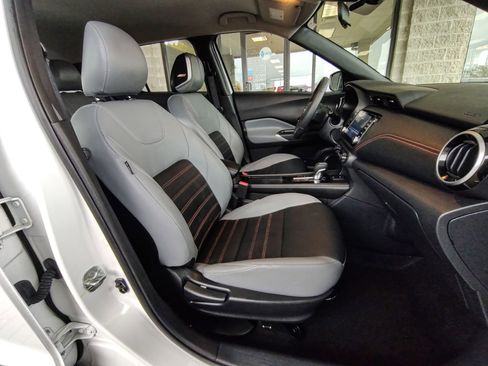 Used 2024 Nissan Kicks SR w/ SR Premium Package image 18