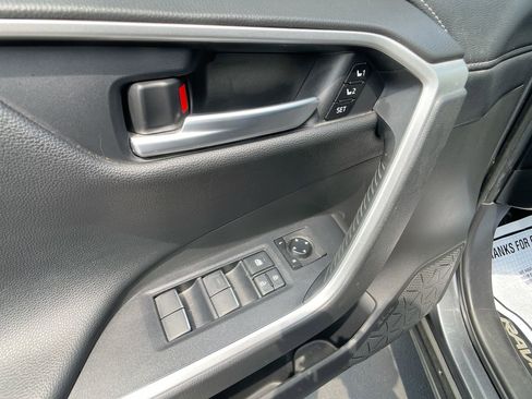 Used 2020 Toyota RAV4 Limited image 14