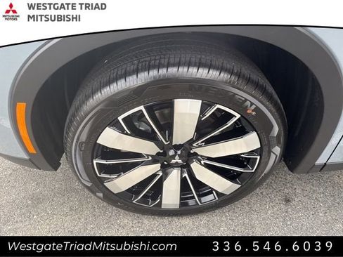 New 2026 Mitsubishi Outlander SE image 4