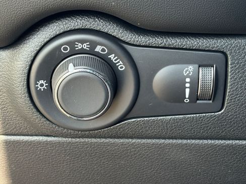 Used 2025 Dodge Durango GT AWD/4WD image 21