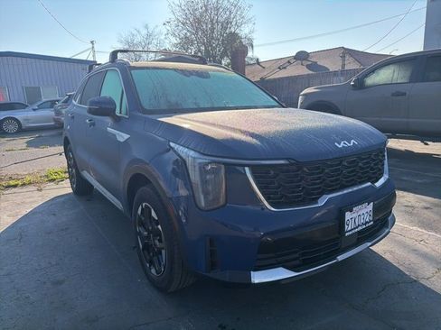 Used 2024 Kia Sorento S w/ Panoramic Sunroof Package image 3