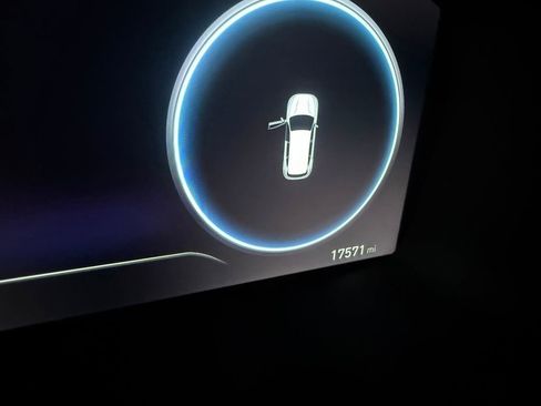 Used 2023 Hyundai Santa Fe SEL Premium image 3