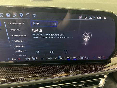 Used 2024 Chevrolet Traverse RS w/ LPO, Floor Liner Package AWD/4WD image 13