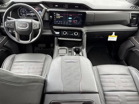 Used 2024 GMC Sierra 2500 AT4X image 12