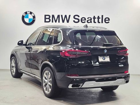 Used 2022 BMW X5 xDrive40i w/ Parking Assistance Package image 4