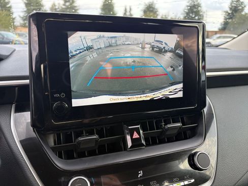 Used 2025 Toyota Corolla LE image 17