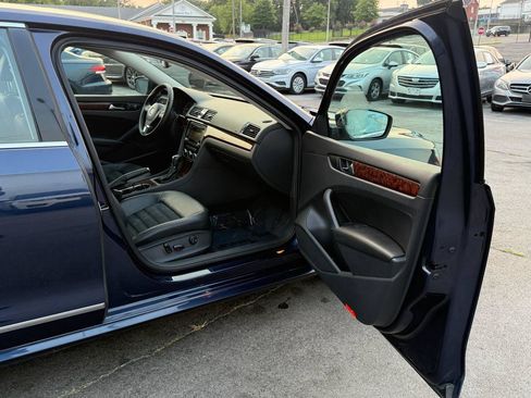 Used 2013 Volkswagen Passat 2.5 SEL FWD image 23