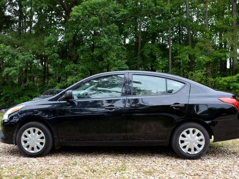 Used 2015 Nissan Versa S image 7