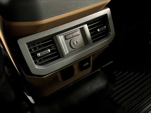 Used 2024 Ford F350 Lariat image 35