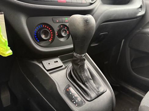 Used 2017 RAM ProMaster City Tradesman FWD image 19