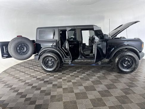 Used 2022 Ford Bronco 4-Door AWD/4WD image 17