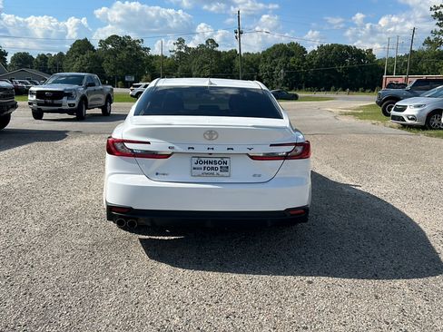 Used 2025 Toyota Camry SE FWD image 2