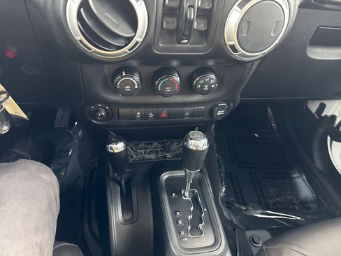 Used 2014 Jeep Wrangler Unlimited Sahara w/ Max Tow Package image 18