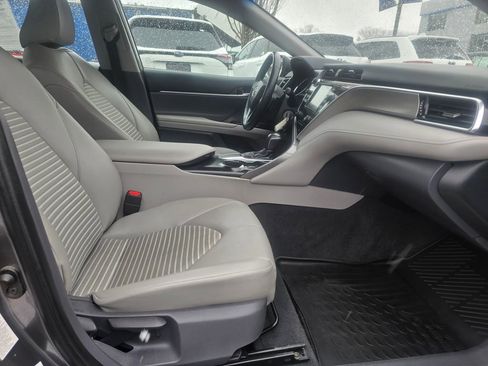 Used 2018 Toyota Camry SE w/ Protection Package (Q2) image 10