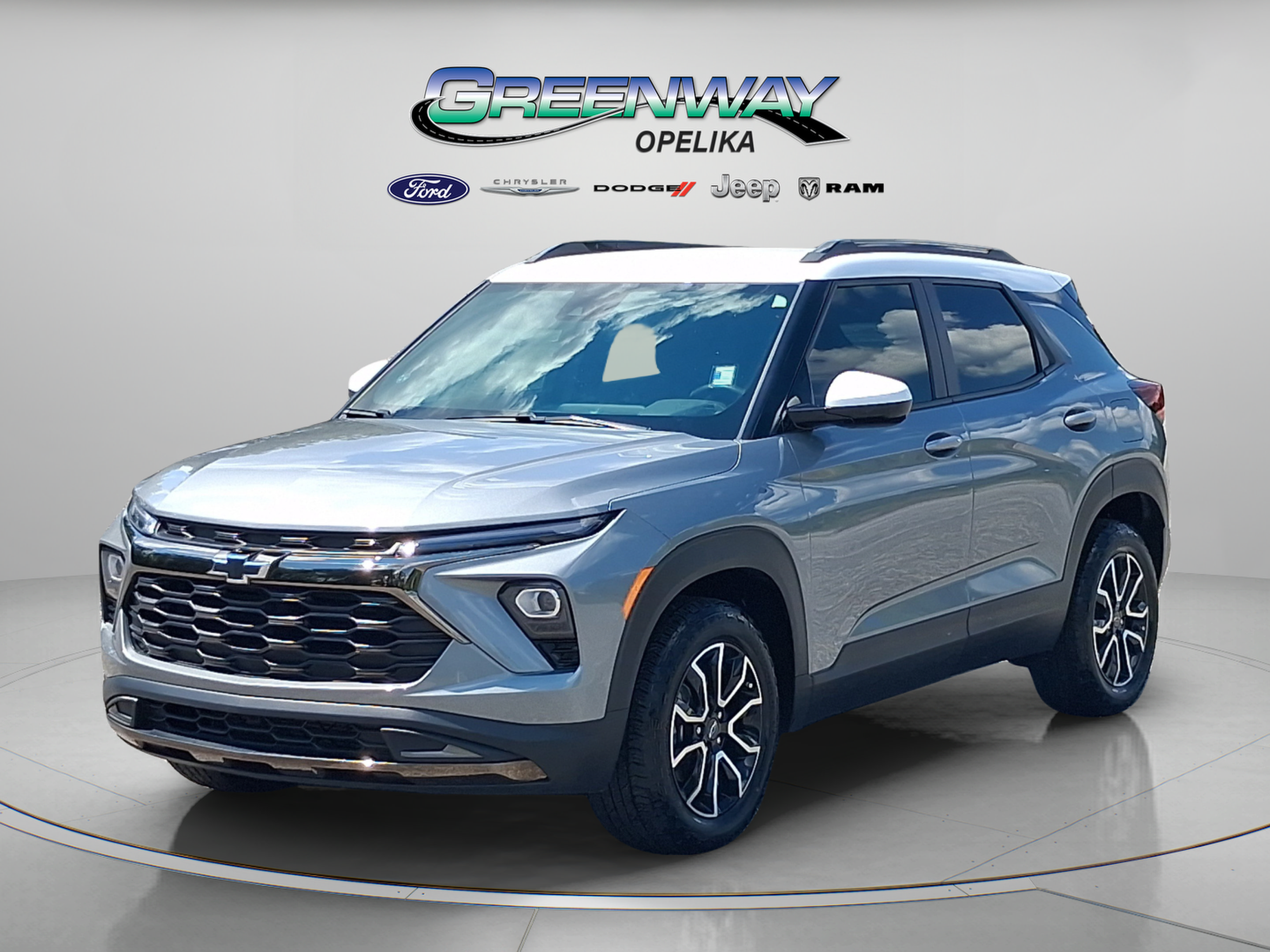 Used 2024 Chevrolet TrailBlazer ACTIV w/ Convenience Package AWD/4WD image 3