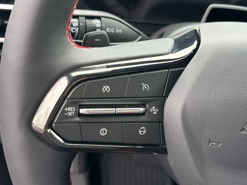 New 2026 Chevrolet Traverse RS w/ LPO, Floor Liner Package AWD/4WD image 19