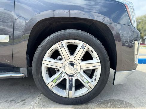 Used 2016 Cadillac Escalade ESV Luxury image 19