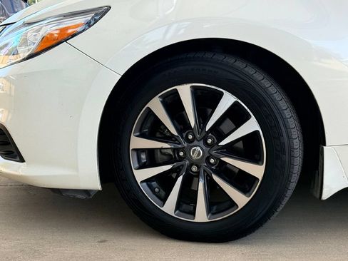 Used 2016 Nissan Altima 2.5 SL w/ 2.5 Technology Package FWD image 4