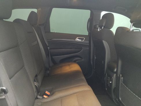 Used 2020 Jeep Grand Cherokee Laredo image 19